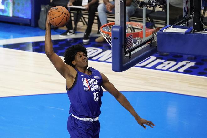 归功于主教 归功于主教