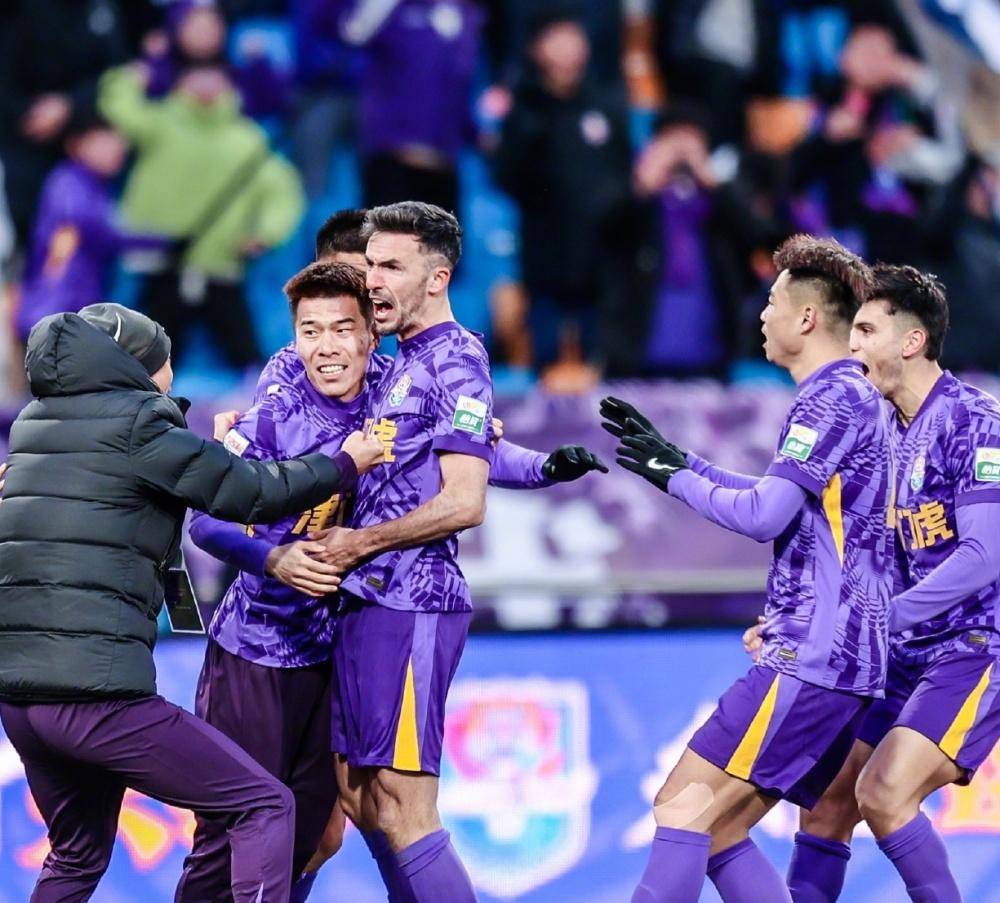 教练团队以 教练团队以